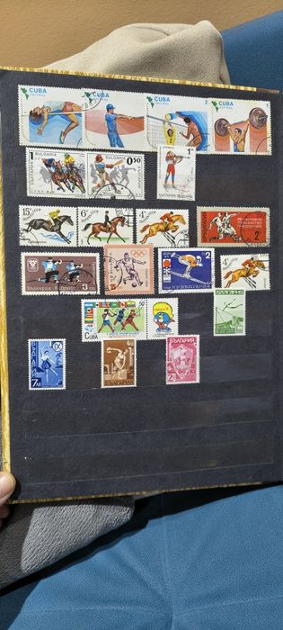 Класьор с пощенски марки