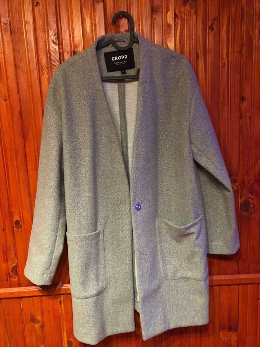 НОВО дамско палто CROPP, размер M-L, 20 лв.