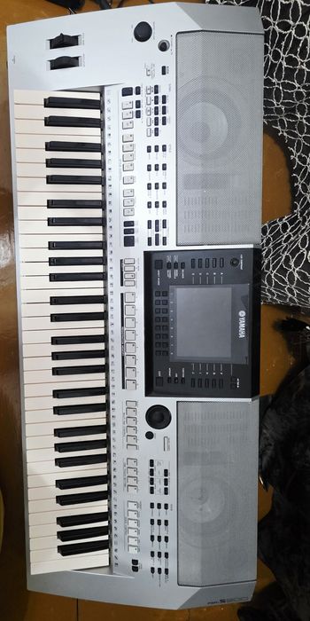 Продаётся  yamaha psr S900