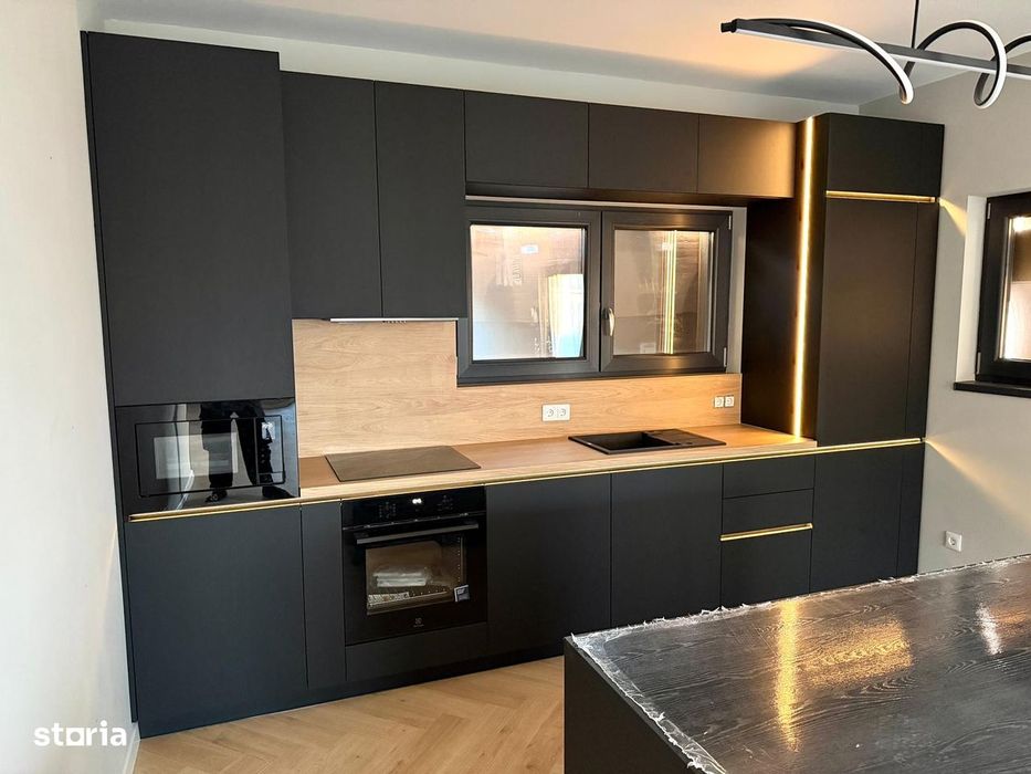 Apartament de vanzare-4 camere-115 mp utili-curte 200 mp-C. Cisnadiei!
