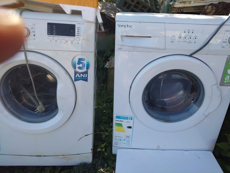 2 mașini de spălat rufe defecte