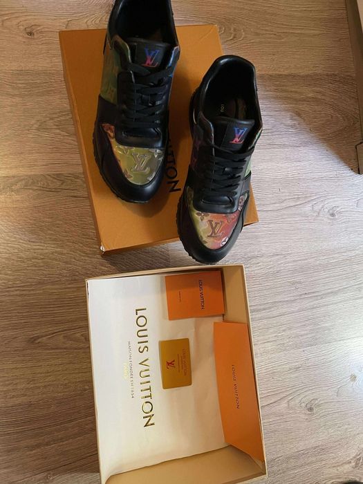 Sunt purtați de două ori numai