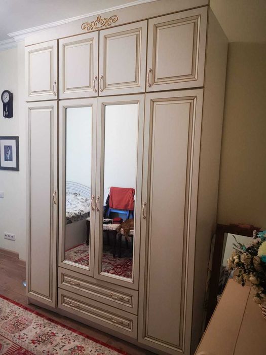 в продаже шкаф в спальню