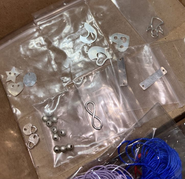 Bratari din argint pe snur colorat la alegere