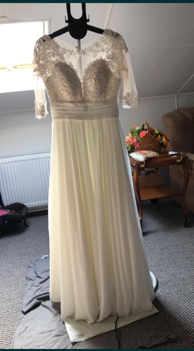 Rochie mireasa model simple A-line