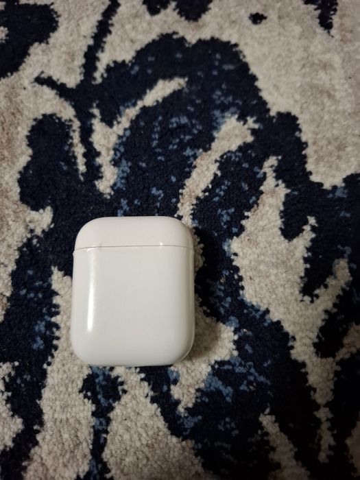 Продам наушники AirPods 2 оригинал