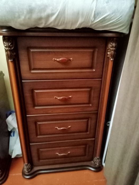 Продаю срочно спальный гарнитур