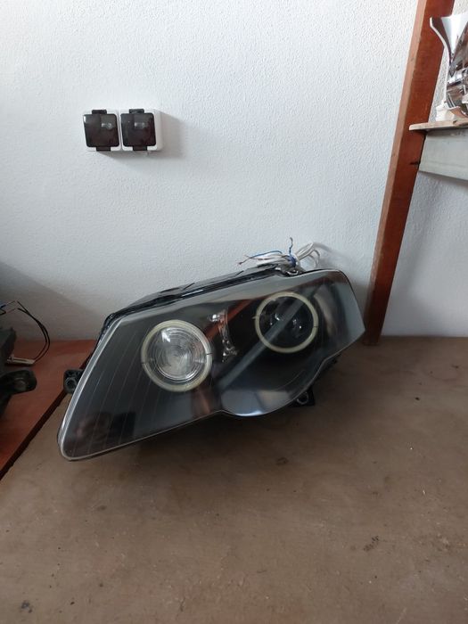 Faruri Passat b6 bixenon cu cornering adaptiv