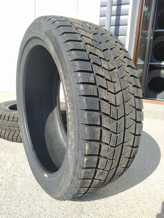 Rapid 245/45R20 Ice Knight