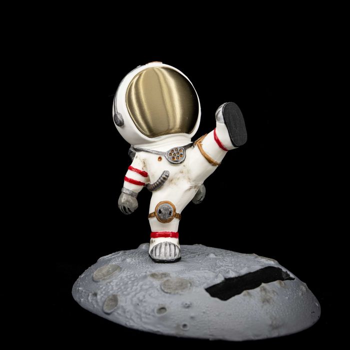 Astronaut Stand Telefon 3D Print – Vopsit Manual – Unic