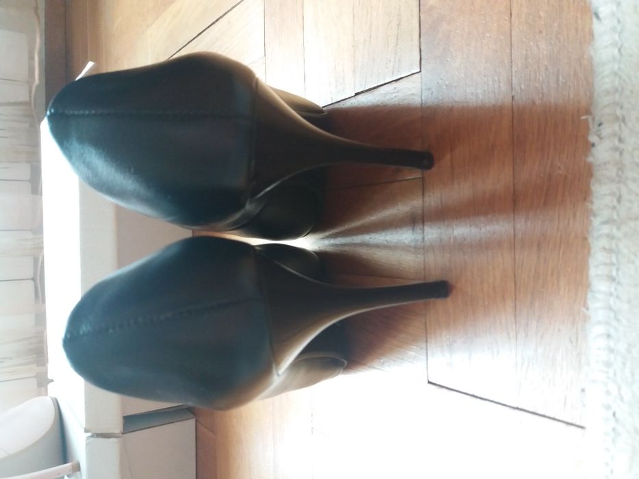 Дамски обувки на висок ток