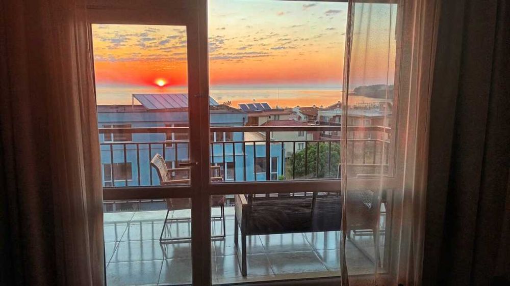 Дава се под наем Тристаен апартамент в Созопол - 70 кв.м за 433.5 € - Снимка #2