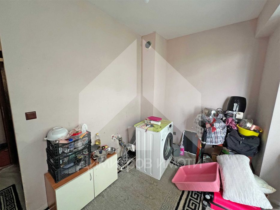 Продава се Едностаен апартамент в Нови пазар - 40 кв.м за 850 €/кв.м - Снимка #4