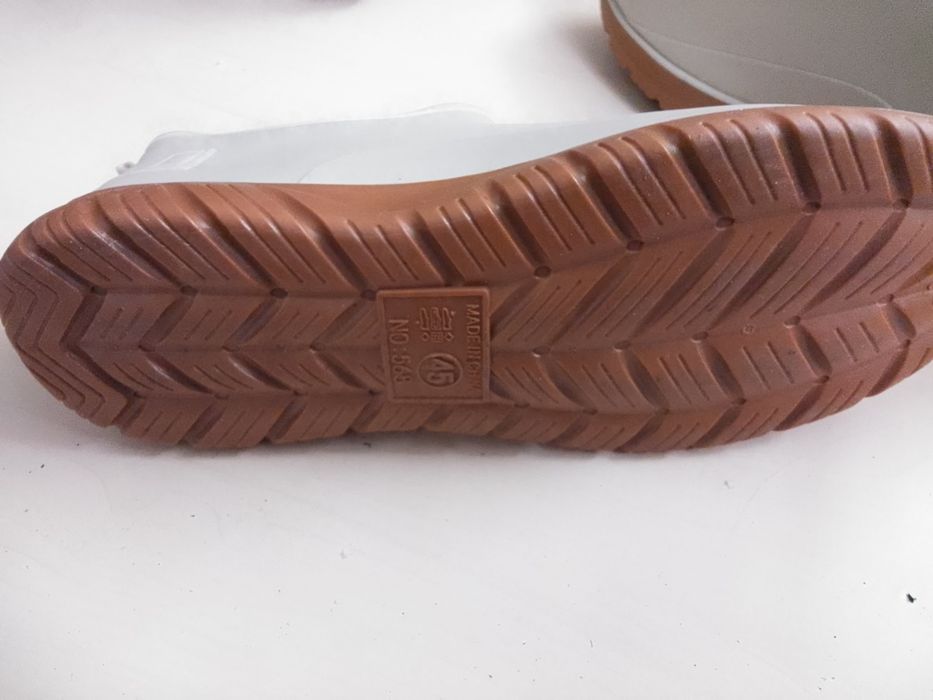 гумени ботуши от Китай