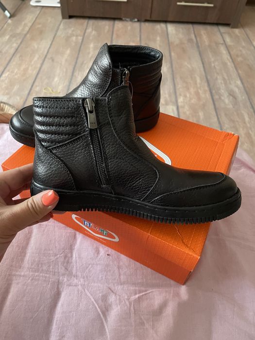 Продаю обувь на мальчика