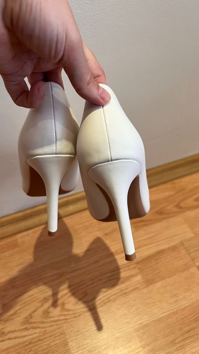 Бели класически обувки, 39 размер, почти нови