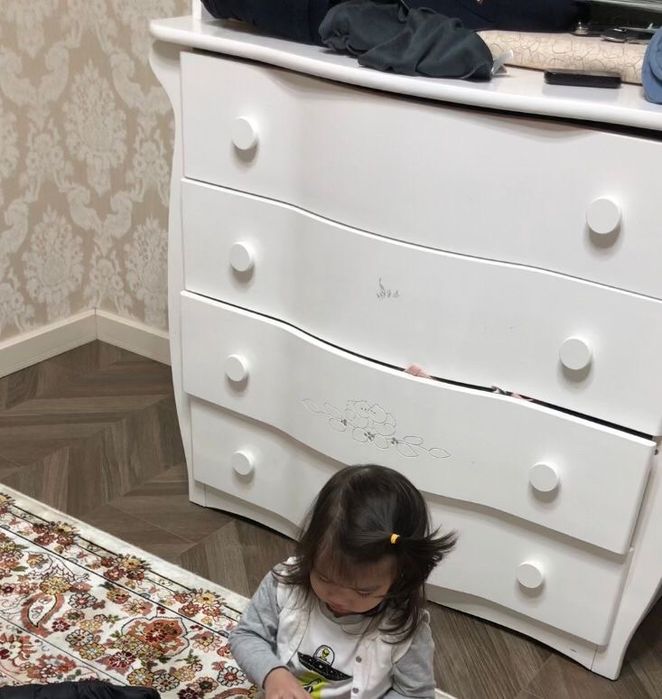 Детский кровать и камот