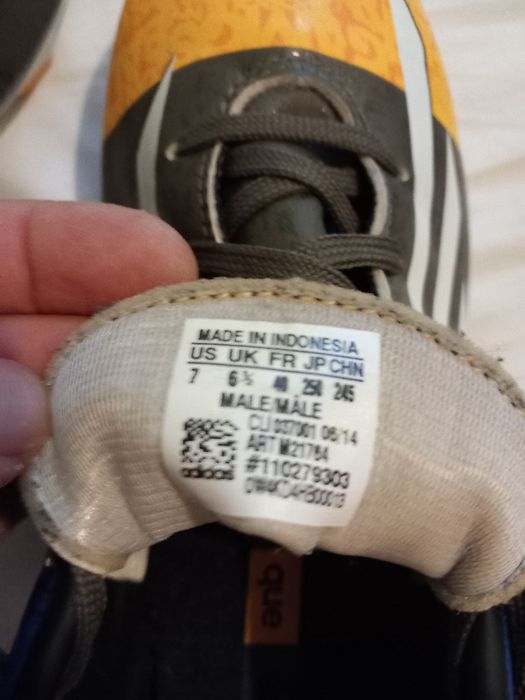 Детски футболни обувки