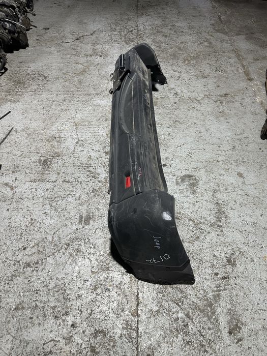 Задний бампер Jeep Cherokke  KJ