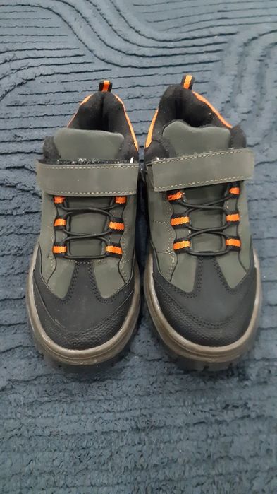 Продам кроссовочки на мальчиков