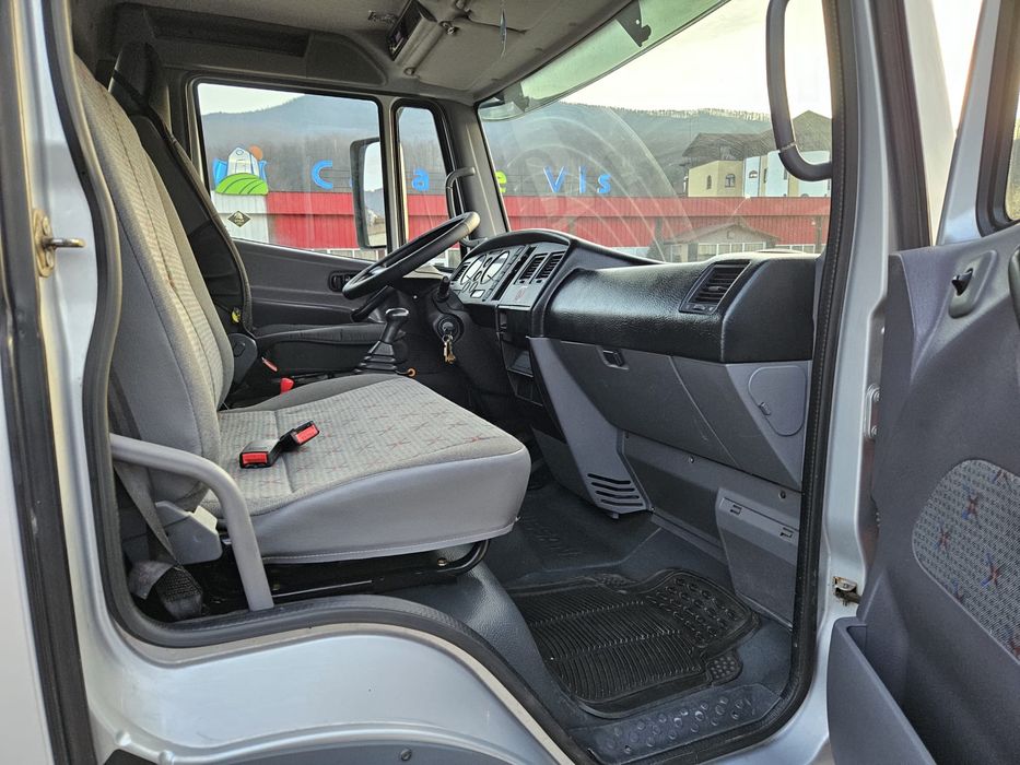 Schimb Nissan Alteon detarat 3,5t se conduce cu cat. B