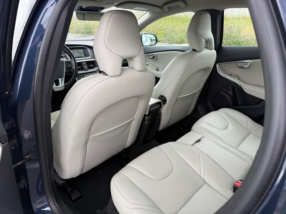 Volvo V 40 2015 euro 5 interior piele 190Cp