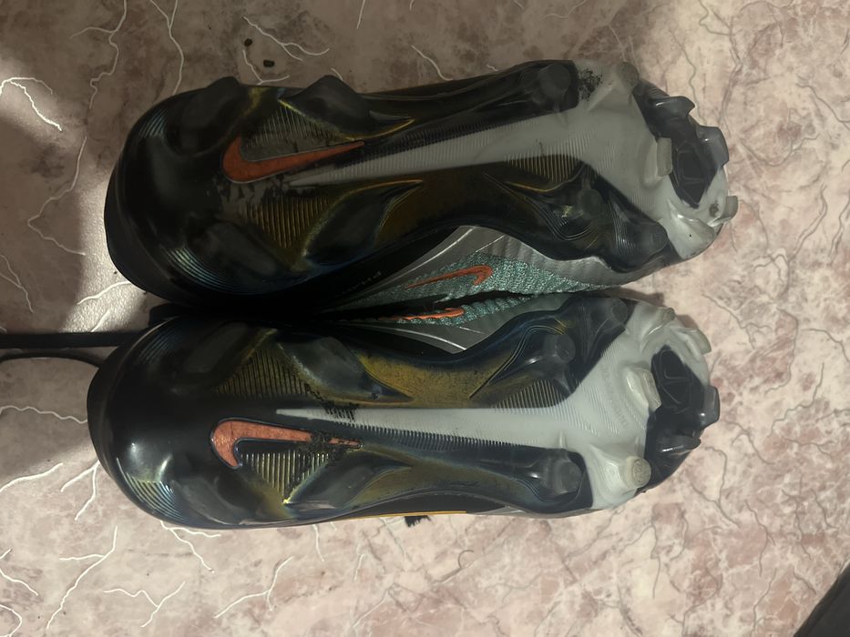 Продам бутсы                                   .