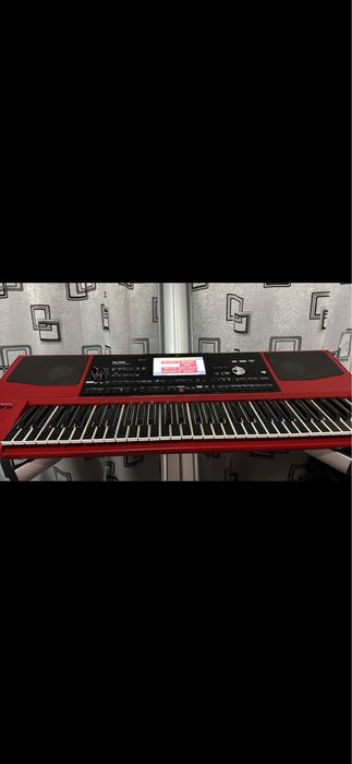 Se vinde Korg pa 700 in stare buna
