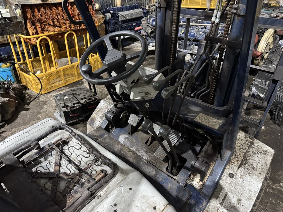 Вилочный погрузчик 2тонн