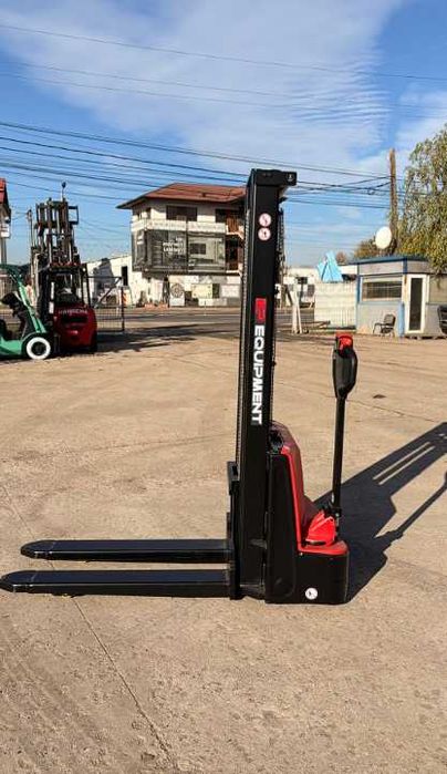 Stivuitor electric transpalet electric cu catarg 1 tone 1.2 tone t