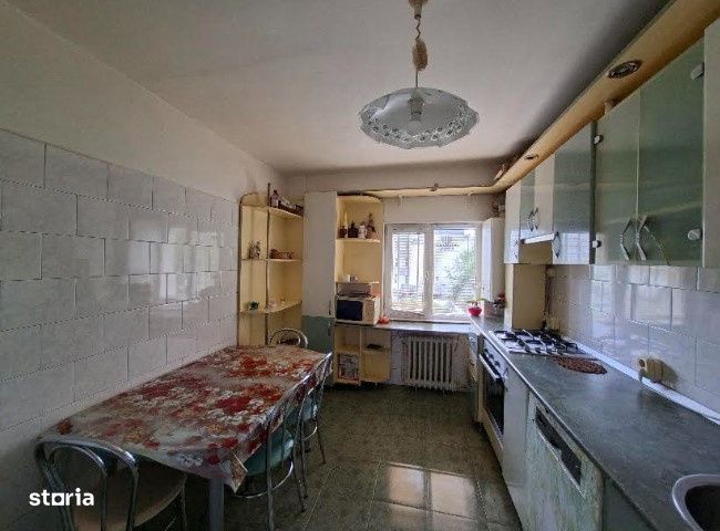 Apartament 3 camere decomandate, bd. 21 Decembrie, zona The Office