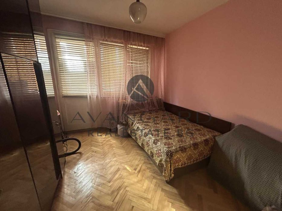 Продава се Двустаен апартамент в Пловдив, Център - 56 кв.м за 2095 €/кв.м - Снимка #3
