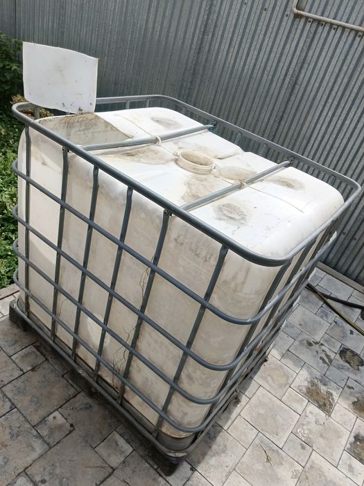 Продам кубовую бочку