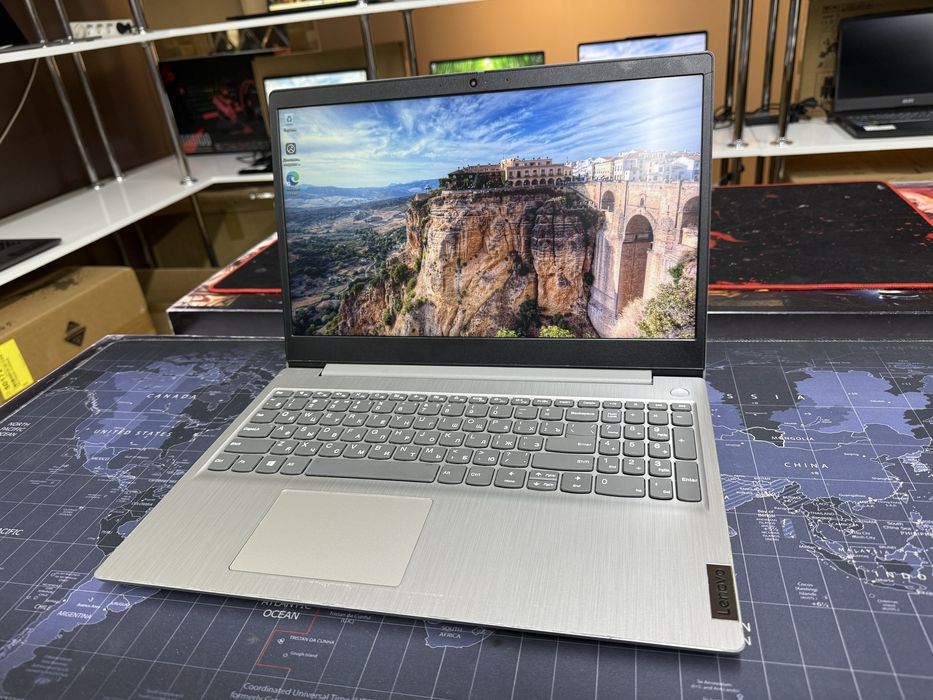 Ноутбук Lenovo ideapad 3 - Pentium Silver/4Gb/256Gb