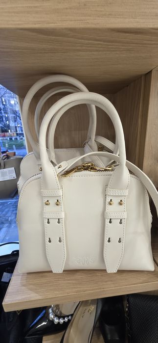 Нова дамска чанта Pinko