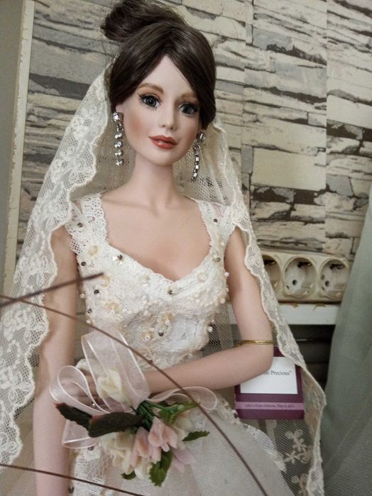 Порцеланова кукла