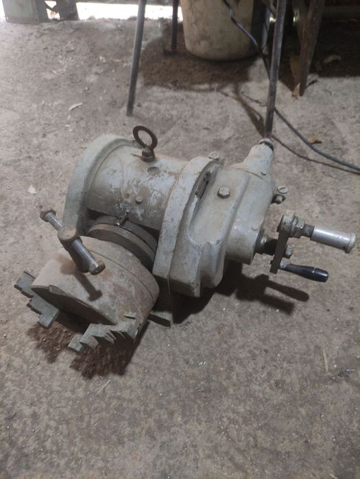 Продажа токарных патронов,поворотного стола, люнета токарного, и др.