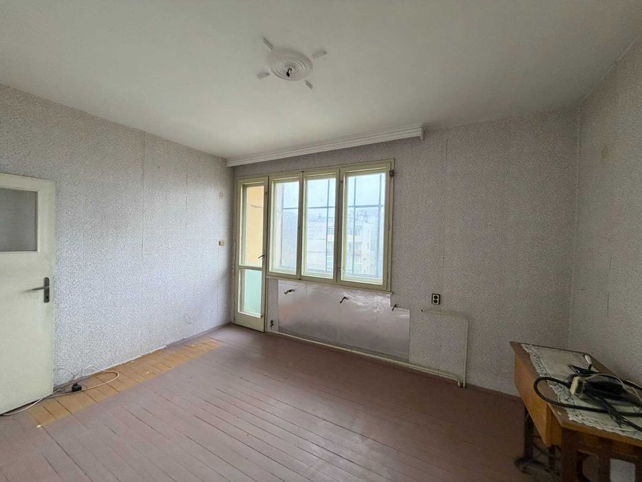 Многостаен апартамент в центъра на Разград