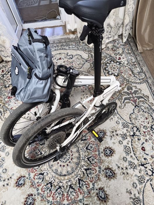 Складной велосипед Dahon.