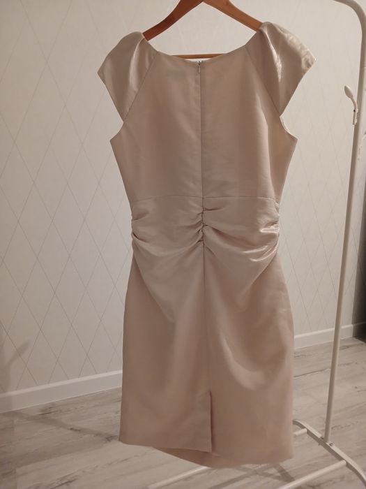 Продам женские платья