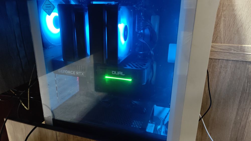 Капютер фулл комплект сотилади