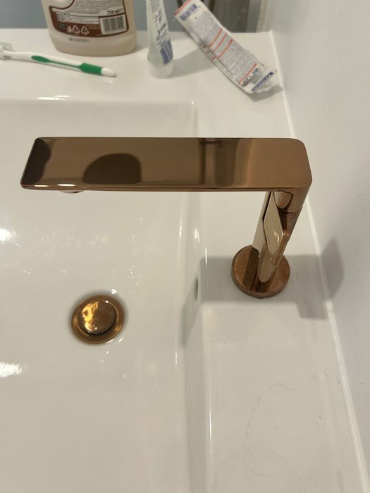 Стилен смесител батерия за баня розе