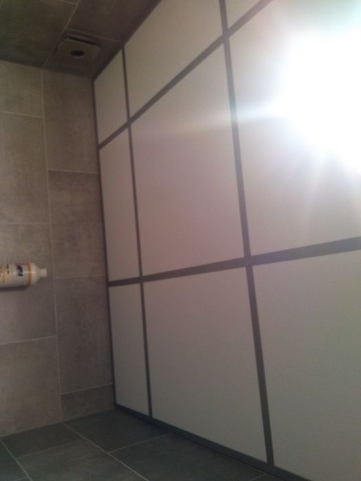 Растерен Окачен таван за баня  . Влагоустойчиви пана. Не мухлясва.