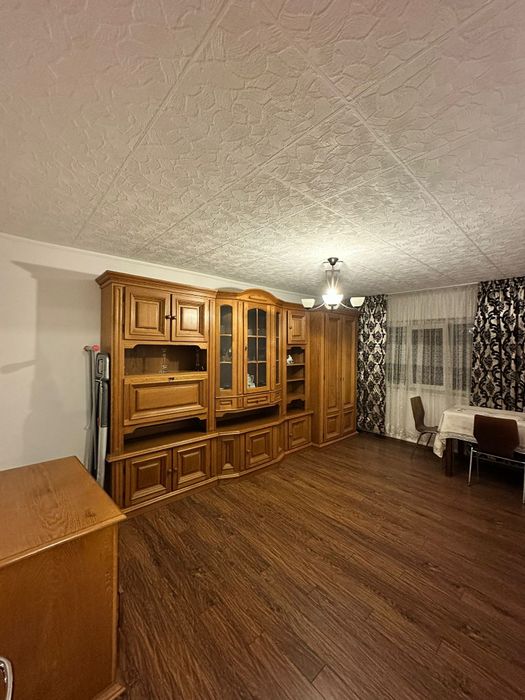 Vând apartament 3 camere zona HCC