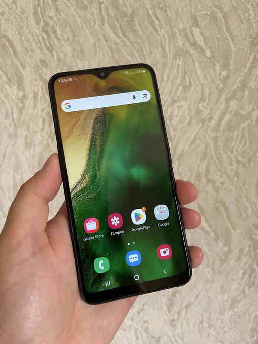Продам Samsung A10.