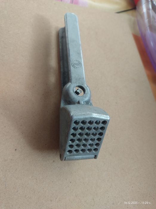 Изтисквачка за чесън 1972. НРБ