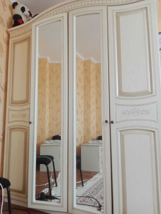 Спальный гарнитур