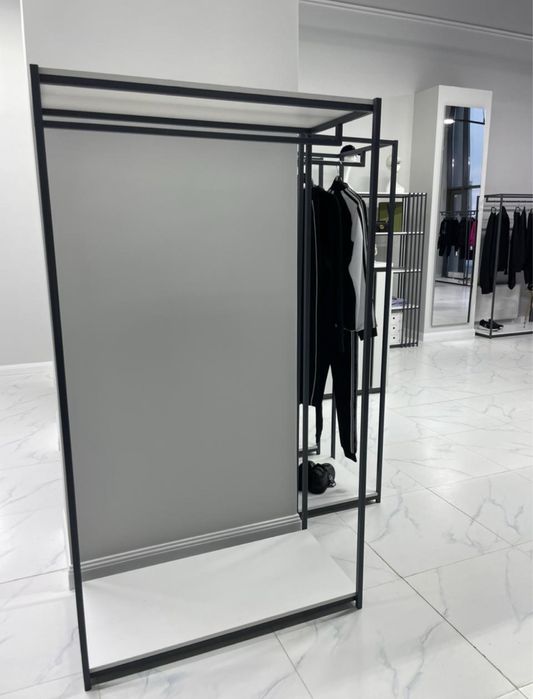 Стойки вешалки для магазина