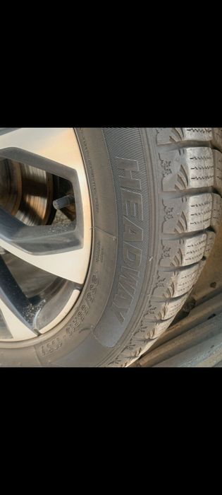 Продам шины зимние срочно
