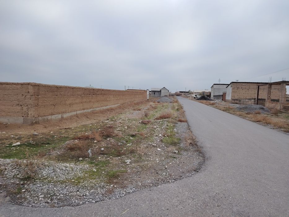 Е сотилади миндонободга спутникда